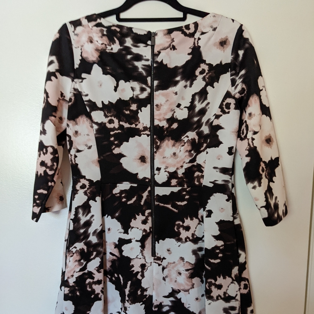 Dress - Picture 3 of 4